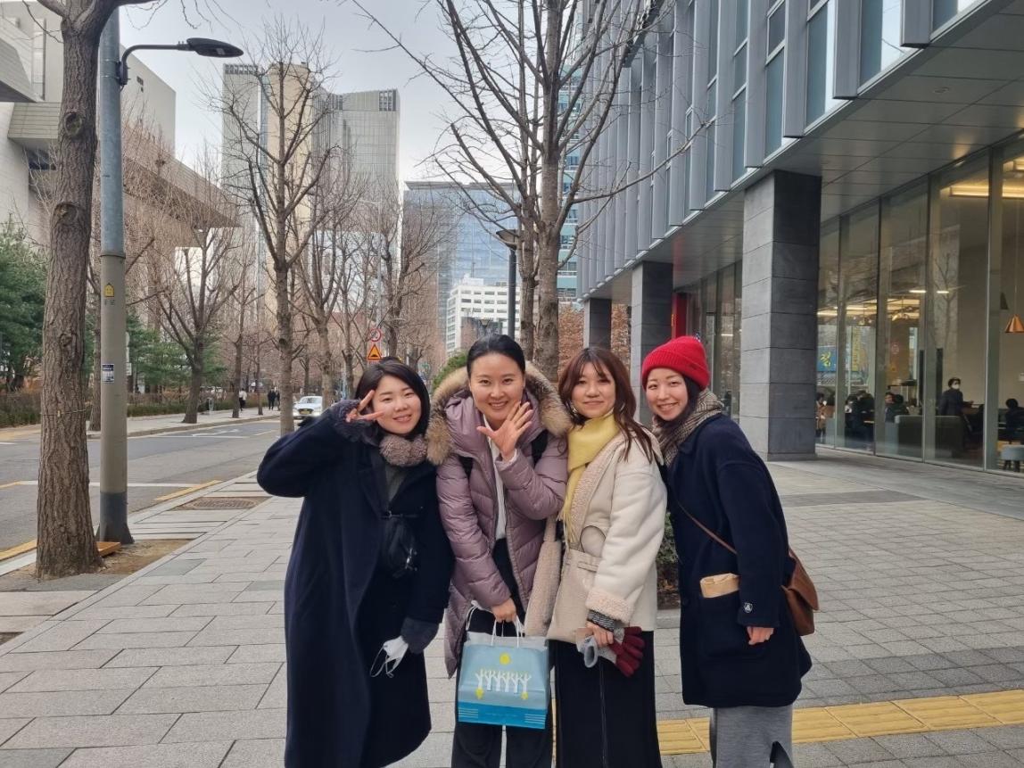 SAF日本的Saiko Hirano与SAF韩国的Suyeon会面