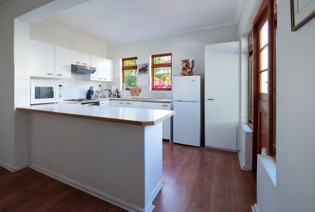 University-owned-flat_Housing_08