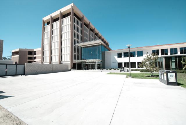 加州大学圣塔芭芭拉分校特色01