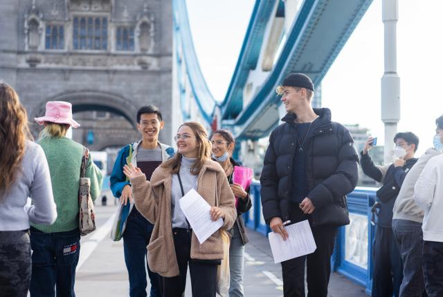 UAL Treasure Hunt on London Bridge