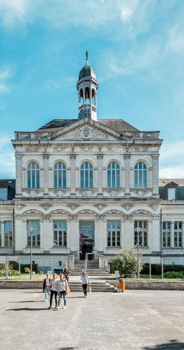 西天主教大学特色02